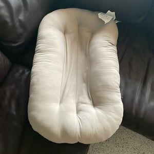 Snuggle Me Organic like new